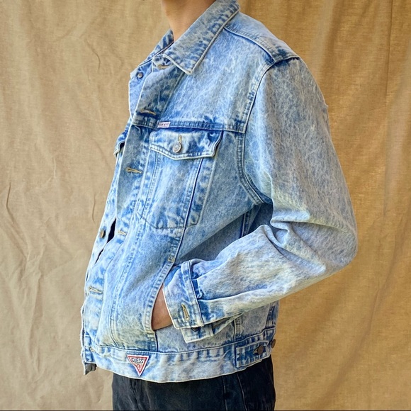 🚫SOLD🚫 Vintage GUESS Acid Wash Denim Jacket 💙 - Picture 2 of 4